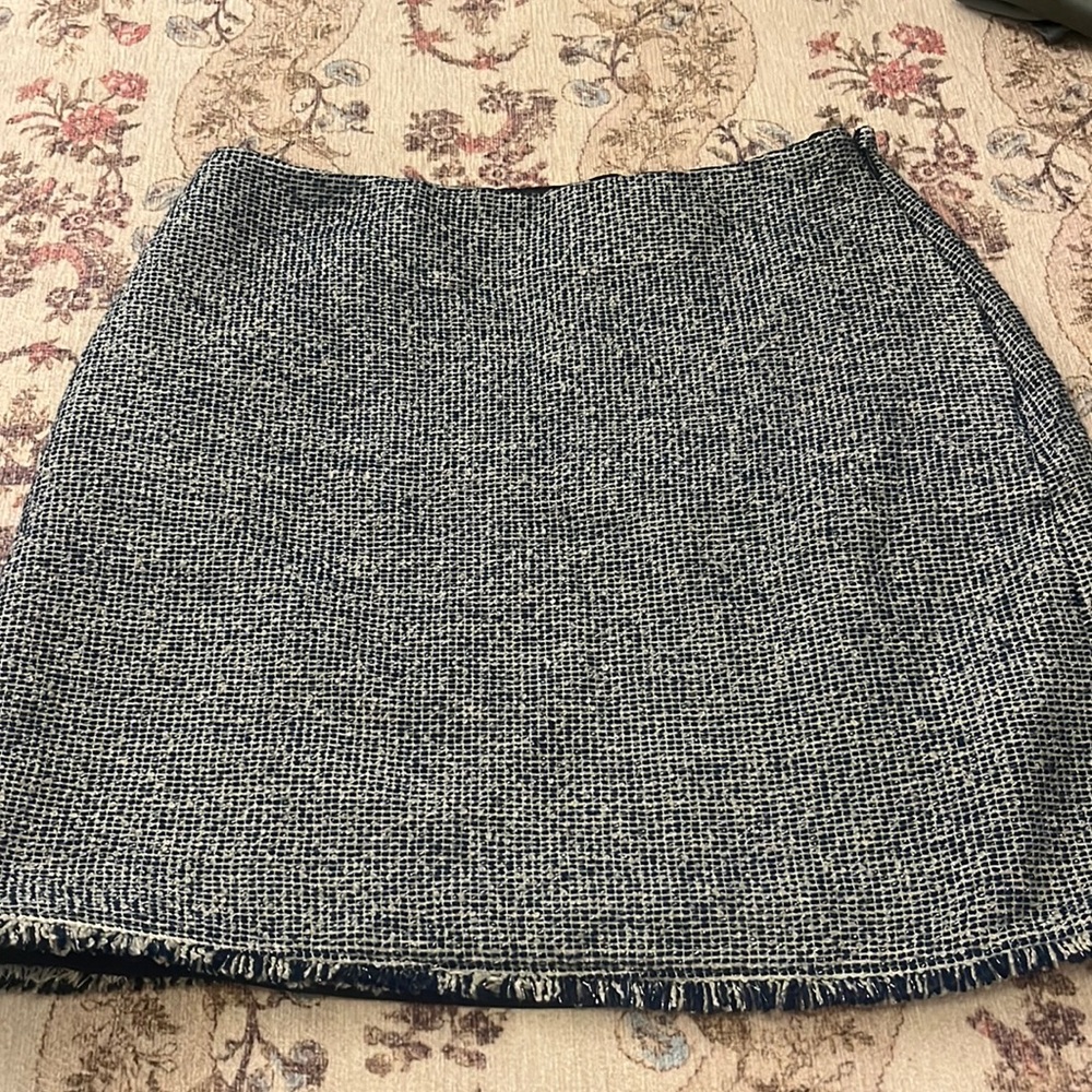 Banana Republic blue and white skirt
